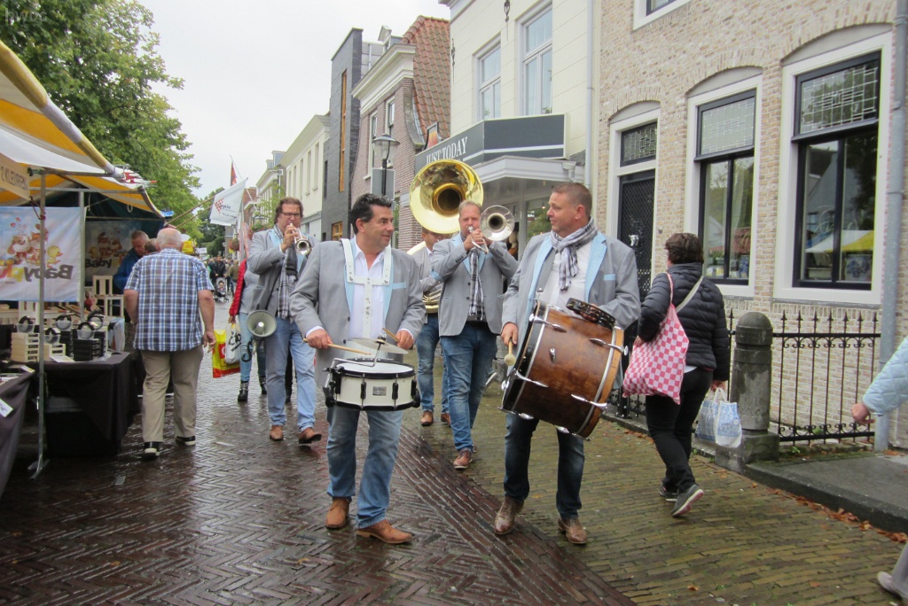 15 Een vrolijk deuntje erbij.
